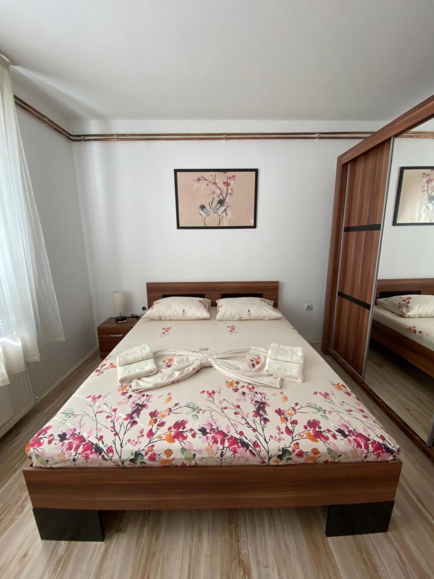 Apartmani Dora Leskovac Leskovac  Ngoại thất bức ảnh