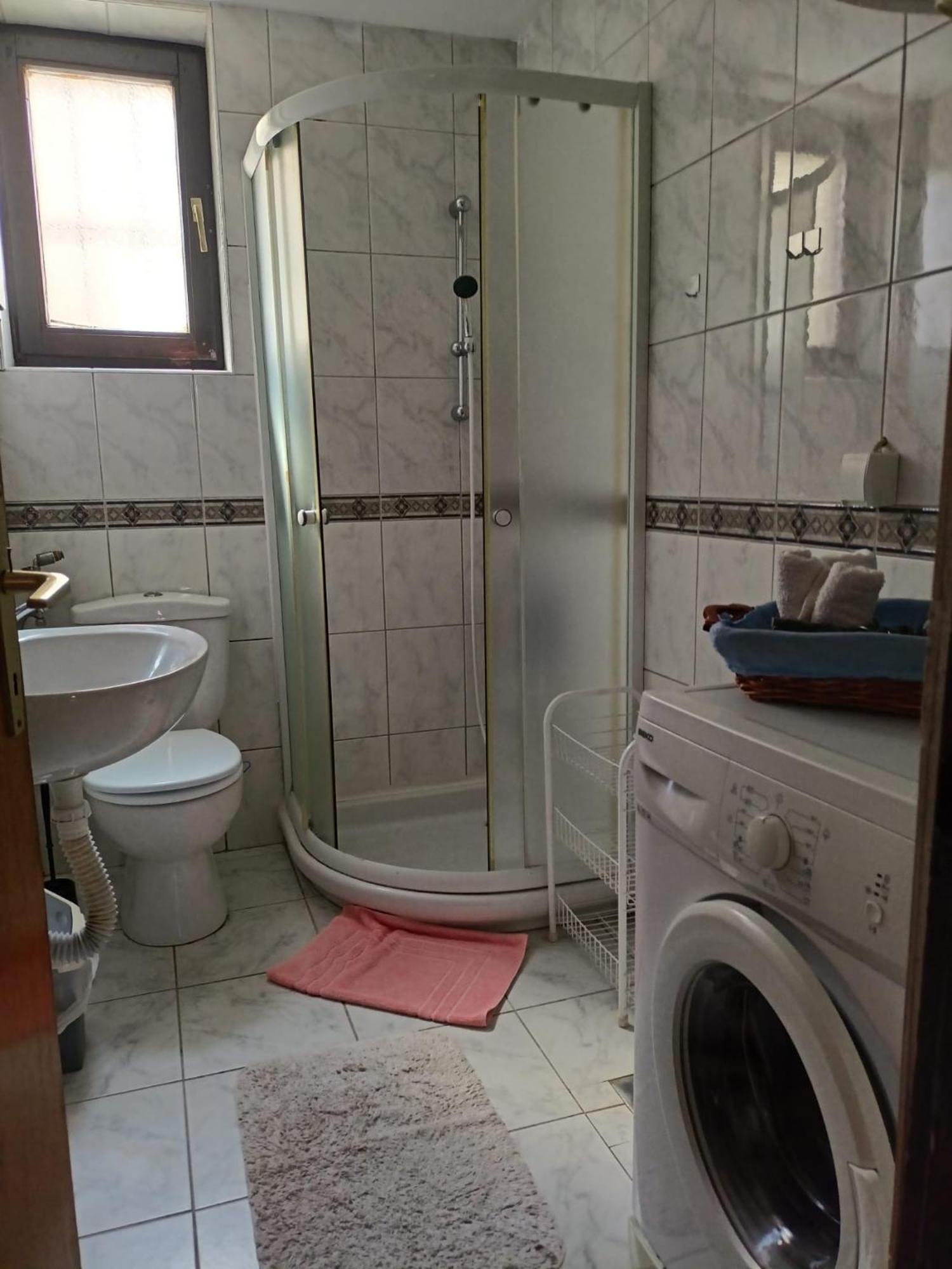 Apartmani Dora Leskovac Leskovac  Ngoại thất bức ảnh